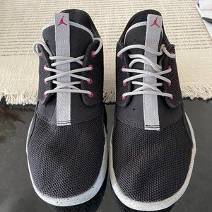 Nike Air Jordan Eclipse - Size 5Y - Black with Magenta details (724356-009)